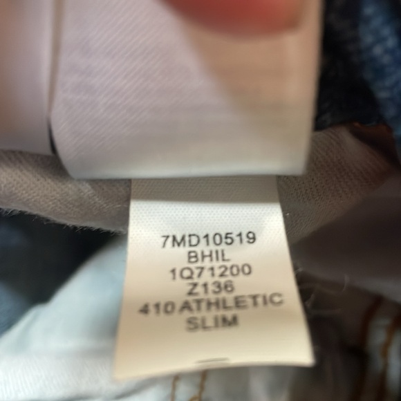 Lucky Brand 410 Athletic Distressed Jean 30/32 - Picture 7 of 7